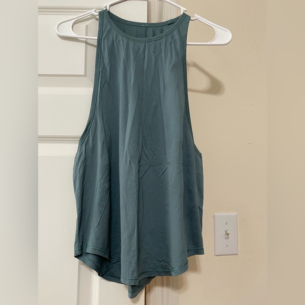 Lululemon high neck tank
